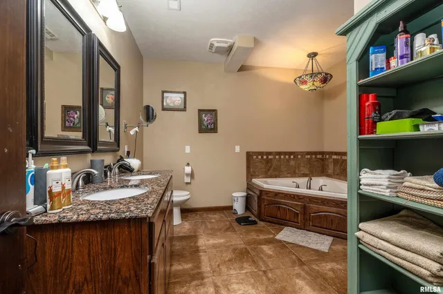 $440,000 | 3860 Boyd Road, Jonesboro, IL 62952