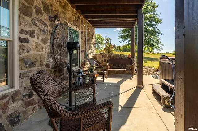 $440,000 | 3860 Boyd Road, Jonesboro, IL 62952