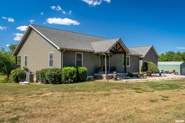 $440,000 | 3860 Boyd Road, Jonesboro, IL 62952