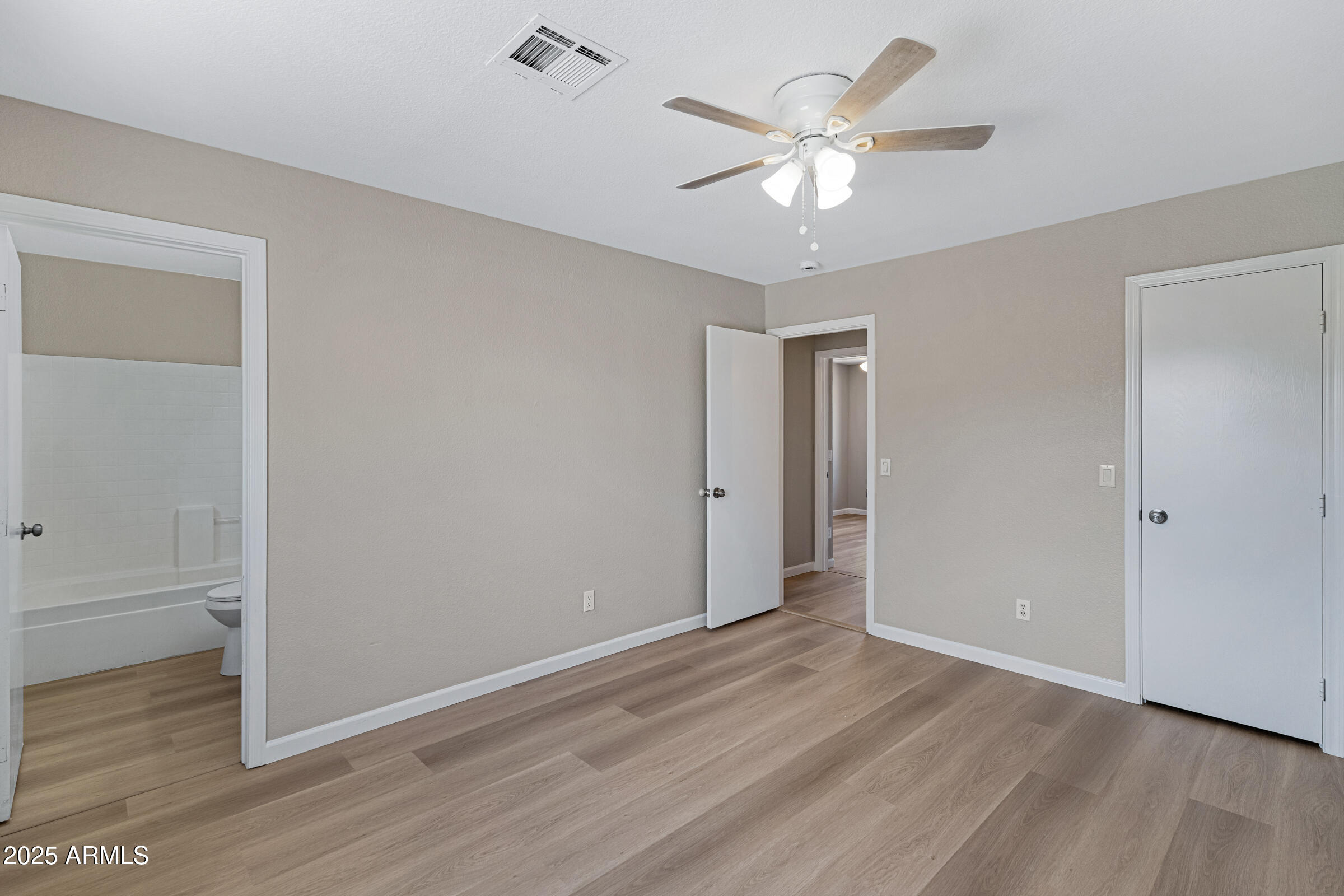 2123 West Roeser Road Phoenix, AZ 85041 - Photo 18 of 27 2123 W Roeser Rd-19