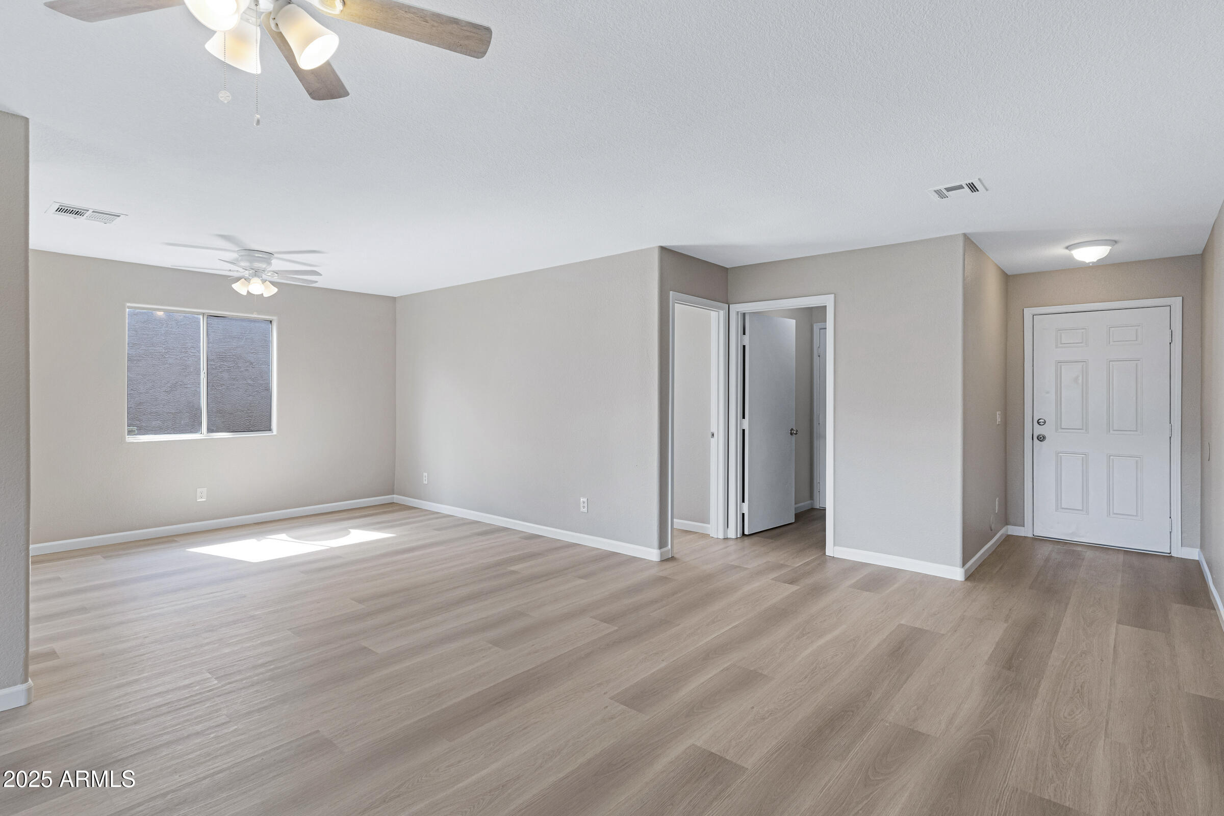 2123 West Roeser Road Phoenix, AZ 85041 - Photo 3 of 27 2123 W Roeser Rd-5