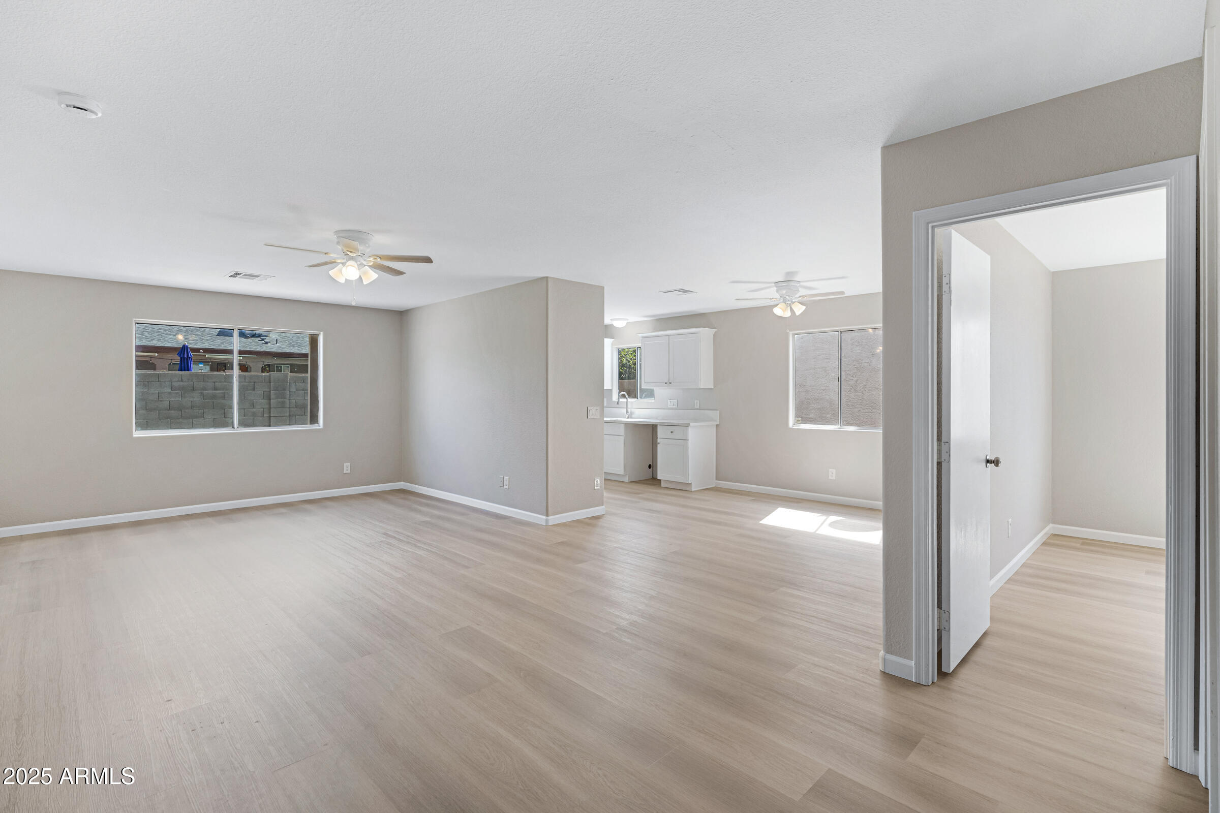 2123 West Roeser Road Phoenix, AZ 85041 - Photo 5 of 27 2123 W Roeser Rd-4