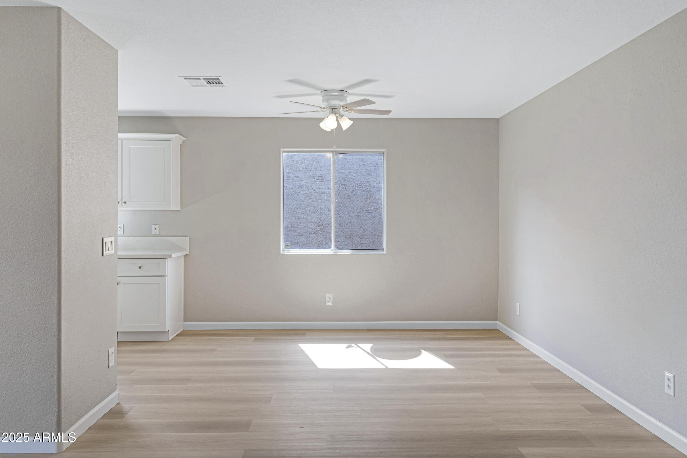 2123 West Roeser Road Phoenix, AZ 85041 - Photo 8 of 27 2123 W Roeser Rd-9
