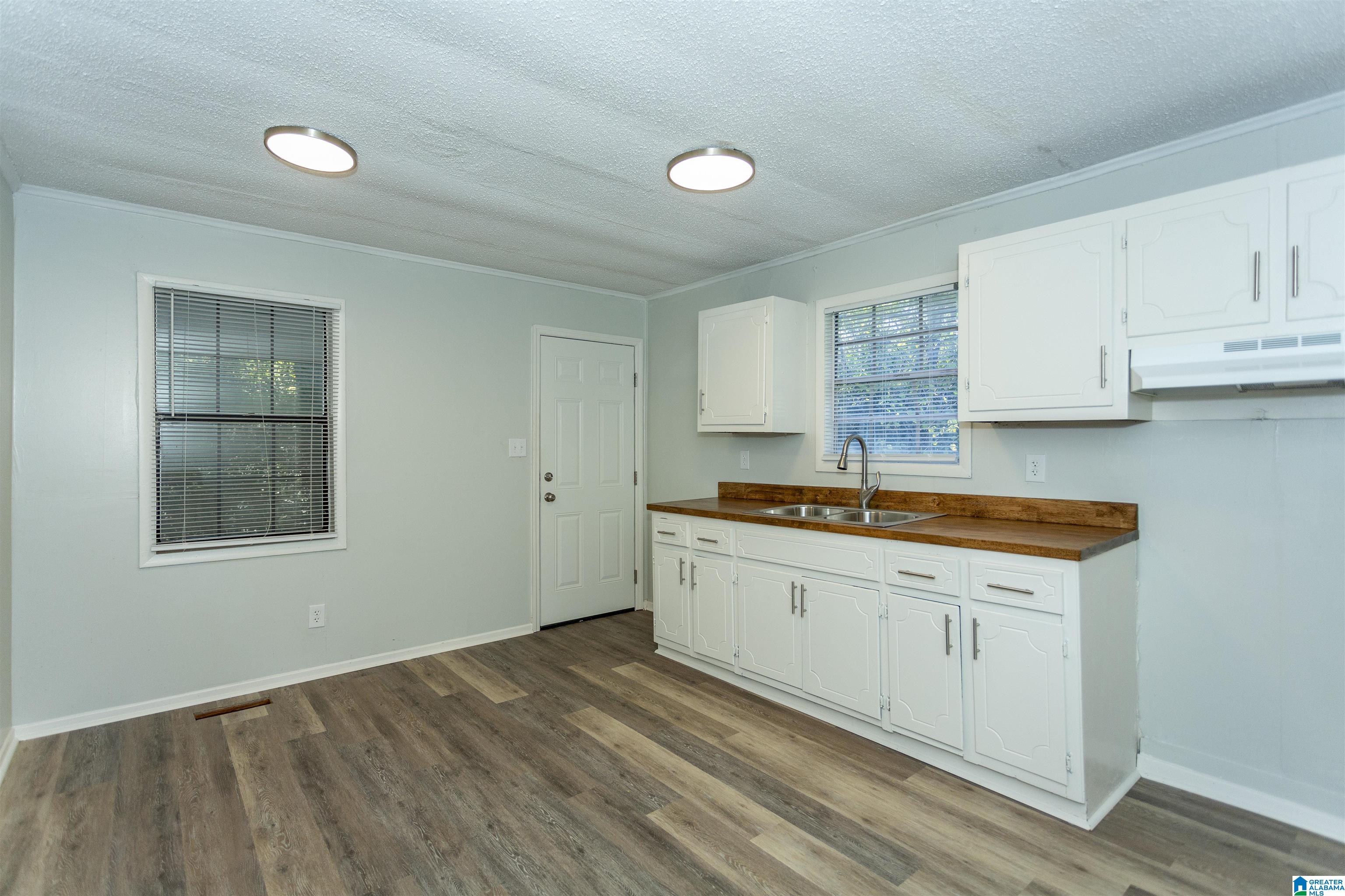 724 Illinois Road Birmingham, AL 35221 - Photo 15 of 33