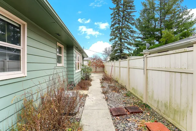 $250,000 | 209 13th Street Northeast, Owatonna, MN 55060