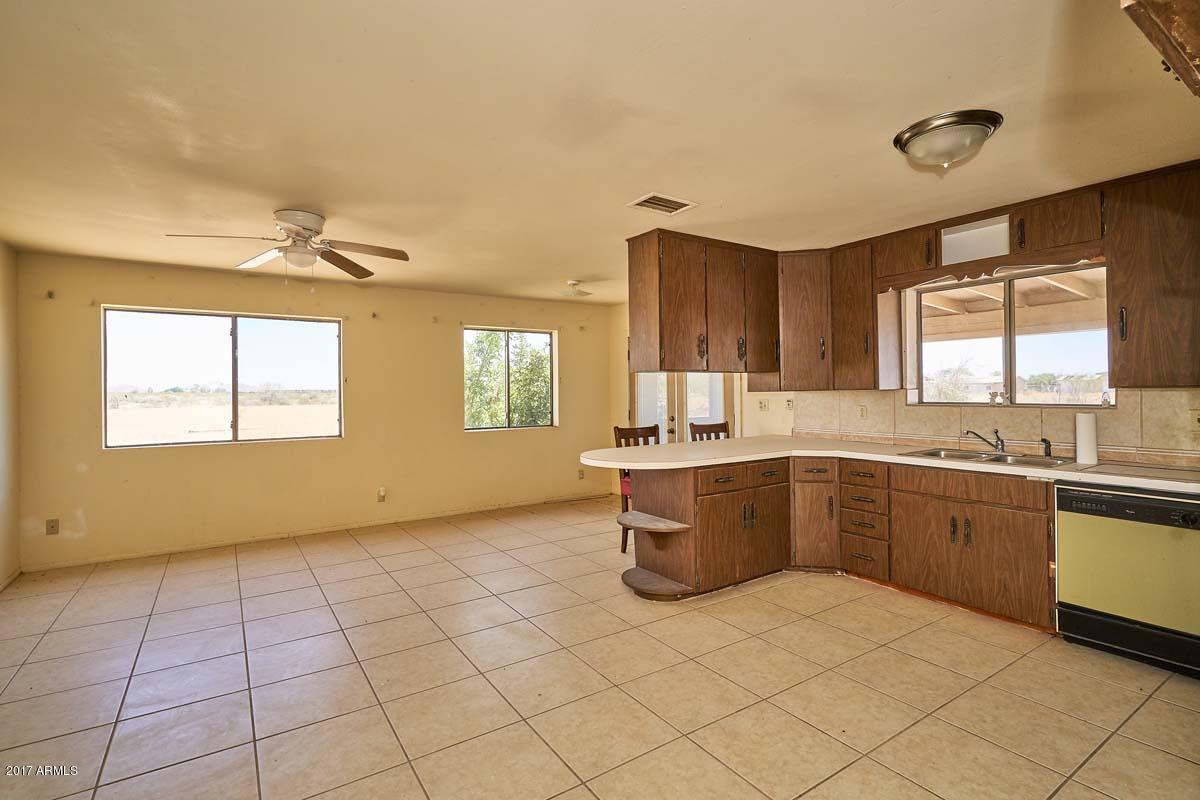 30501 West Yuma Road Buckeye, AZ 85326 - Photo 7 of 32 Dining Area-Kitchen