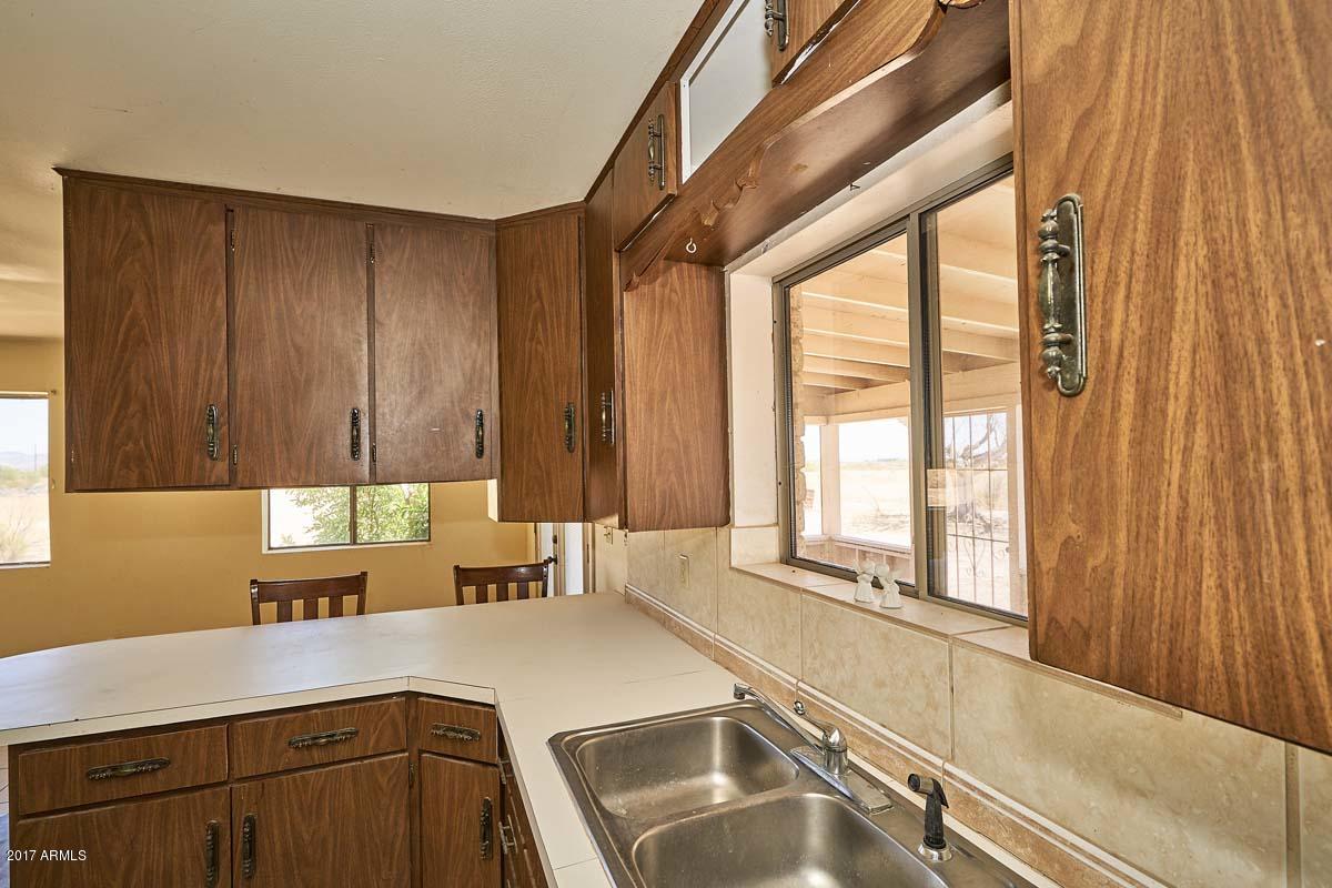 30501 West Yuma Road Buckeye, AZ 85326 - Photo 8 of 32 Kitchen