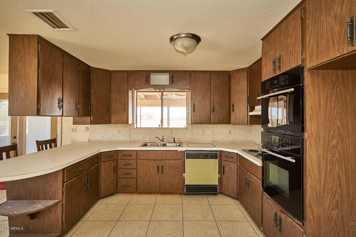 30501 West Yuma Road Buckeye, AZ 85326 - Photo 9 of 32 Kitchen
