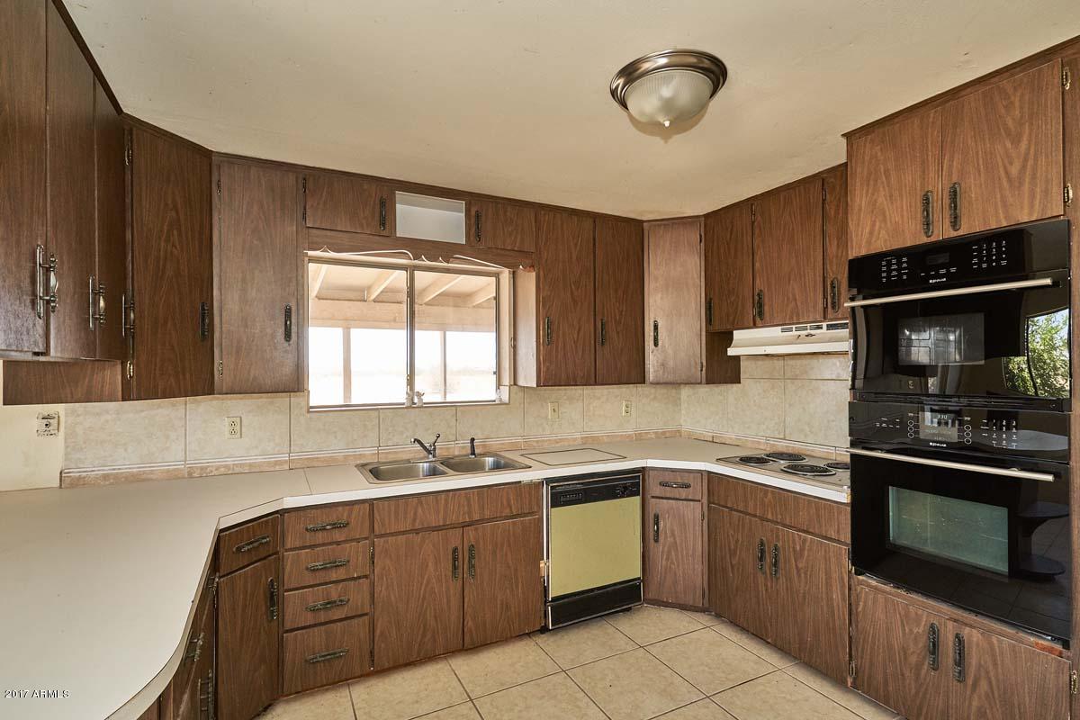 30501 West Yuma Road Buckeye, AZ 85326 - Photo 10 of 32 Kitchen