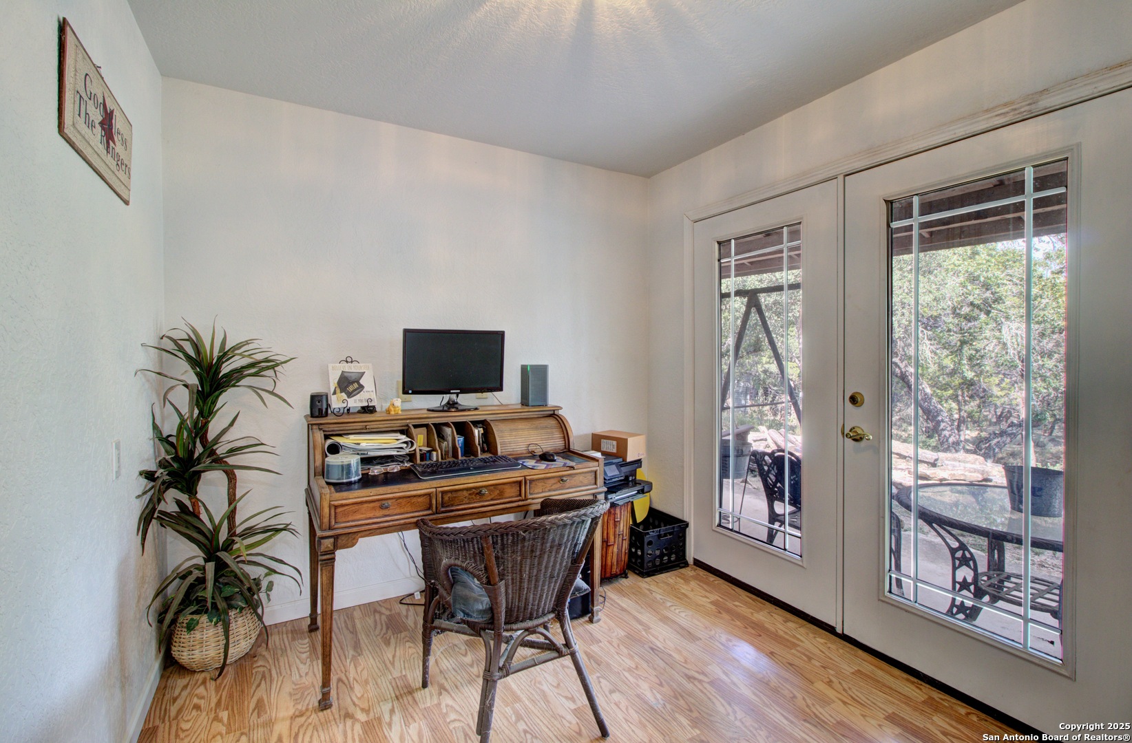 6248 Yorkshire Drive Spring Branch, TX 78070 - Photo 17 of 28 a living room with furniture and a flat screen tv