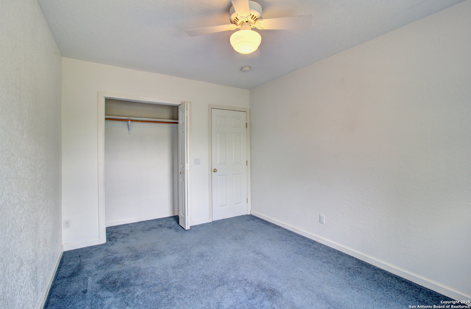 6248 Yorkshire Drive Spring Branch, TX 78070 - Photo 21 of 28 a view of an empty room with a window