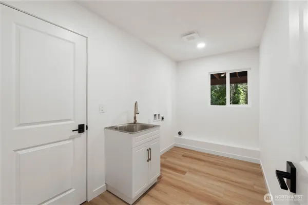 $949,950 | 13022 15th Avenue Southwest, Burien, WA 98146