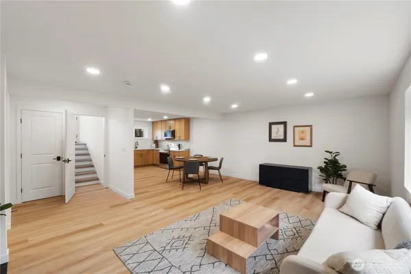 $949,950 | 13022 15th Avenue Southwest, Burien, WA 98146