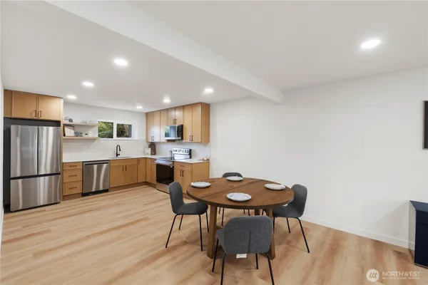 $949,950 | 13022 15th Avenue Southwest, Burien, WA 98146