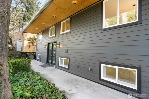 $949,950 | 13022 15th Avenue Southwest, Burien, WA 98146