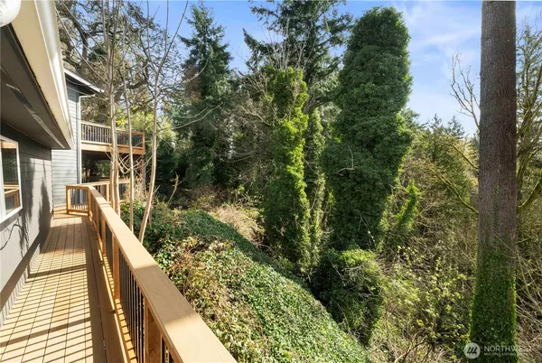 $949,950 | 13022 15th Avenue Southwest, Burien, WA 98146