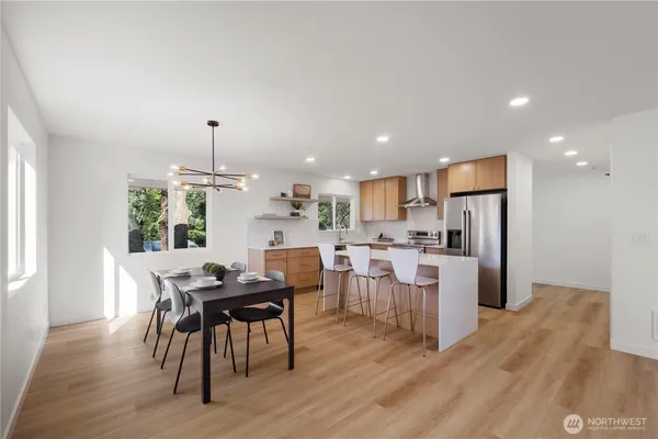 $949,950 | 13022 15th Avenue Southwest, Burien, WA 98146