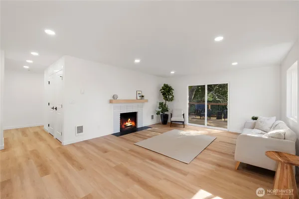 $949,950 | 13022 15th Avenue Southwest, Burien, WA 98146
