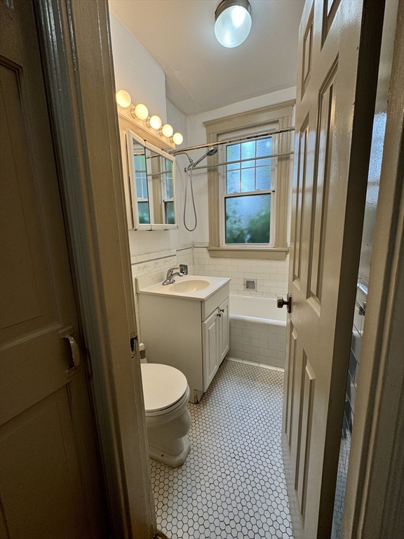 24 Sidlaw Road, Unit 8 Boston, MA 02135 - Photo 13 of 21