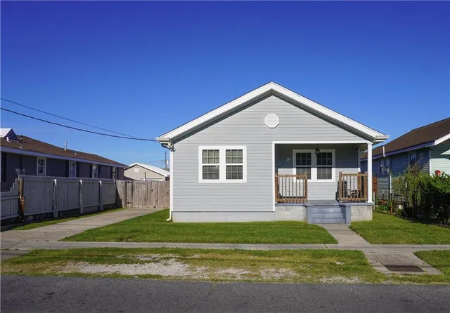 $1,900 | 615 Brown Avenue, Harvey, LA 70058