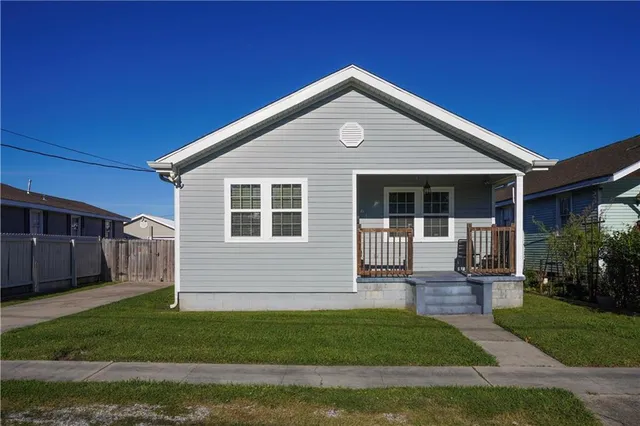 $1,900 | 615 Brown Avenue, Harvey, LA 70058