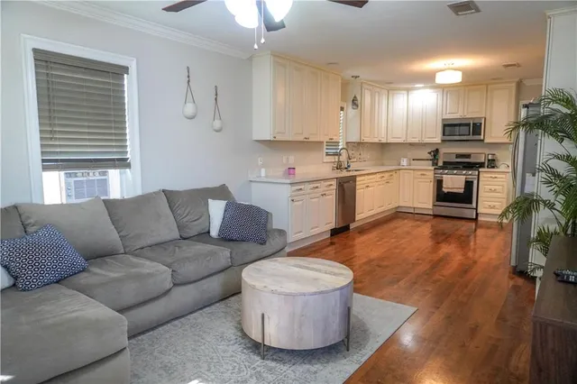 $1,900 | 615 Brown Avenue, Harvey, LA 70058