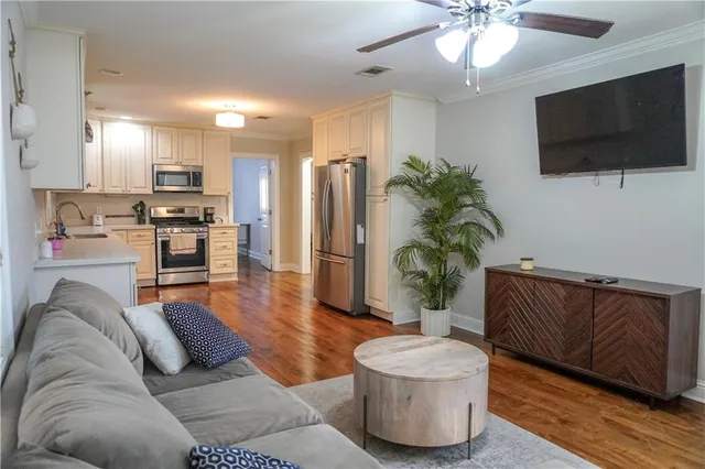 $1,900 | 615 Brown Avenue, Harvey, LA 70058