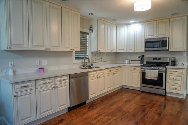 $1,900 | 615 Brown Avenue, Harvey, LA 70058