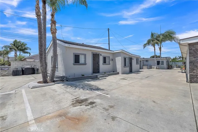 $1,699,000 | 11609 208th Street, Lakewood, CA 90715