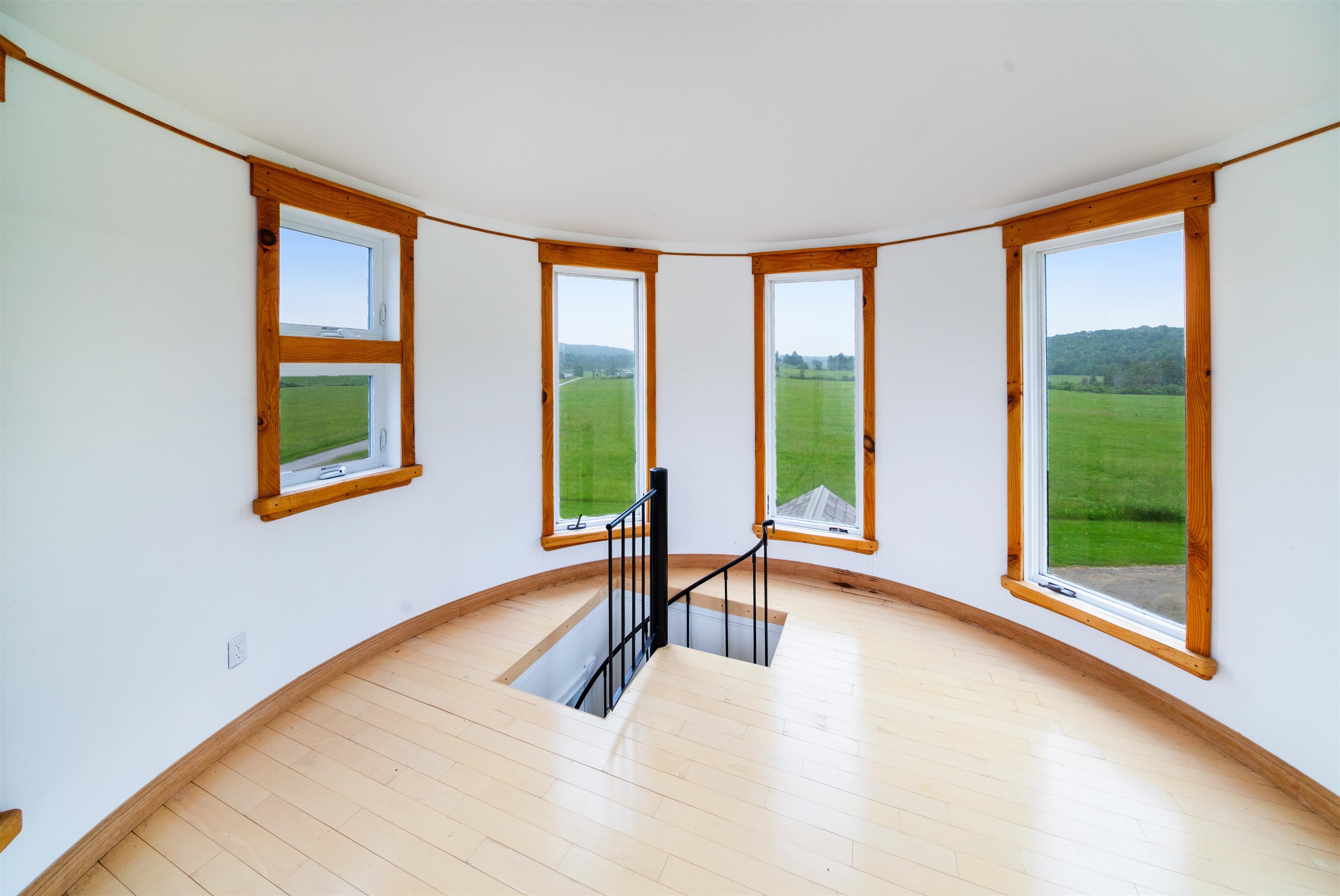 957 Pleasant Valley Road Benson, VT 05760 - Photo 14 of 60