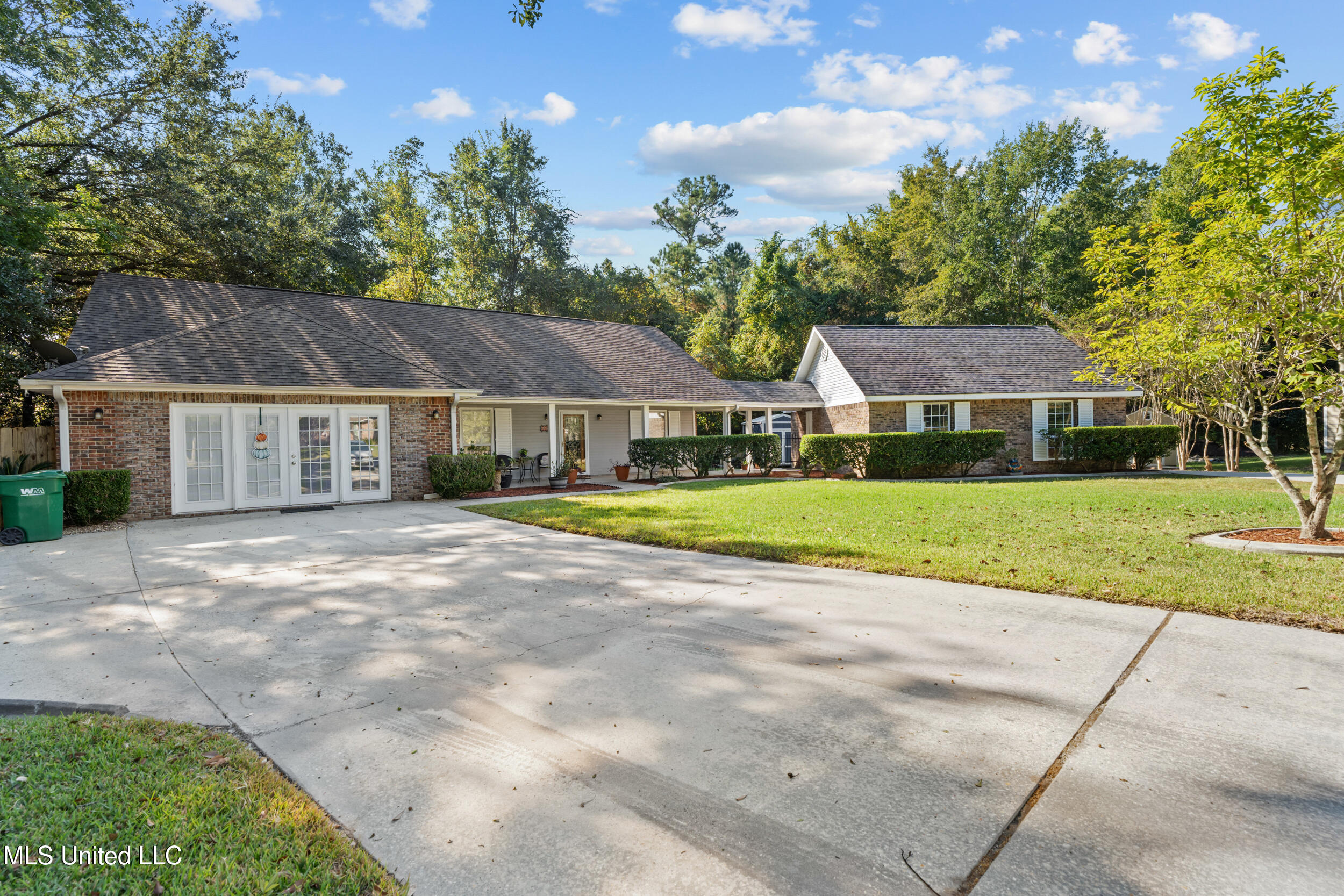 6822 Awini Street Diamondhead, MS 39525 - Photo 4 of 50 1_a7402342