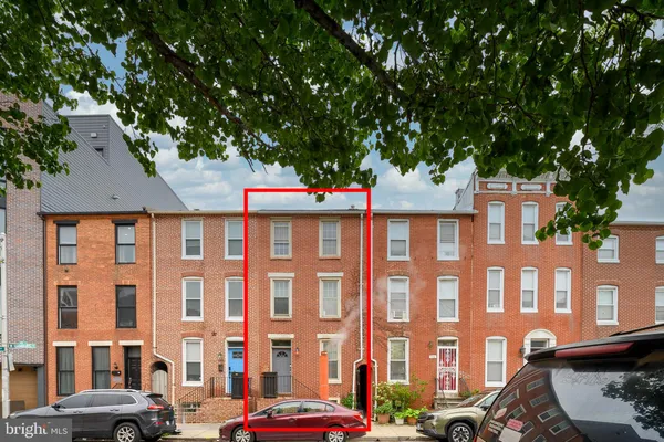 $359,900 | 121 West Hamburg Street, Baltimore, MD 21230