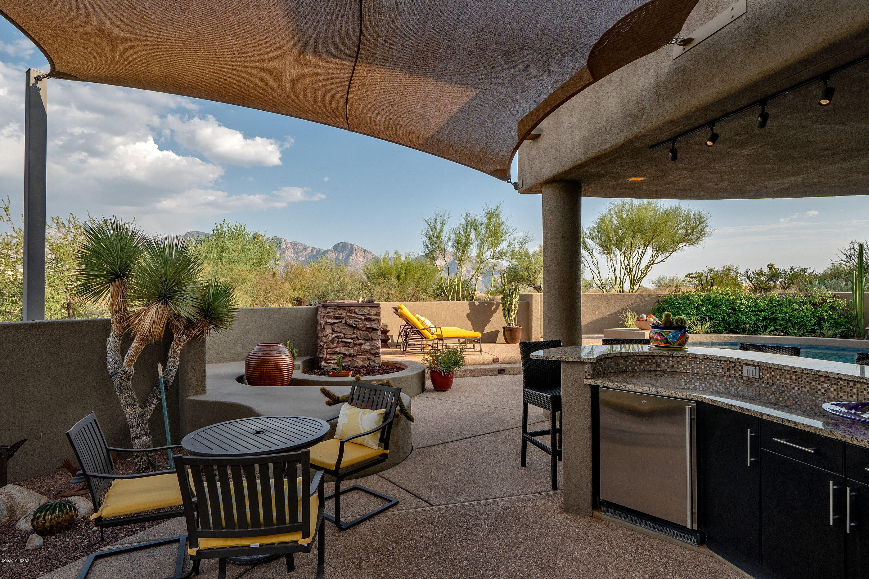 592 West Silhouette Ridge Place Oro Valley, AZ 85755 - Photo 46 of 50