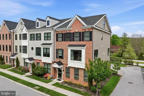 $879,000 | 101 Agnes Grace Lane, Wayne, PA 19087