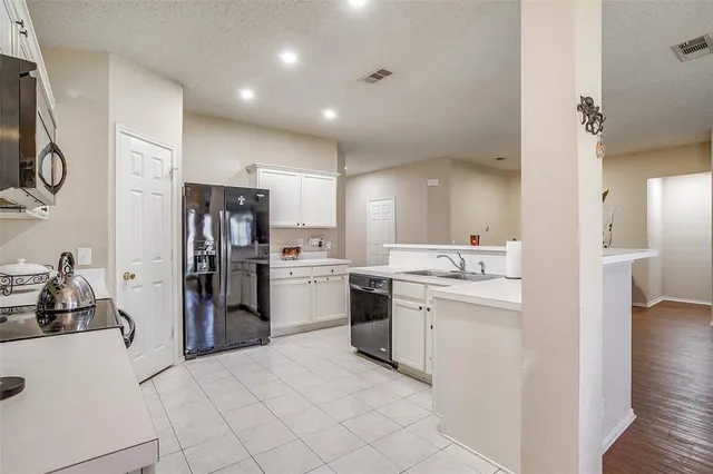 $320,000 | 1208 Rocky Top Circle, Saginaw, TX 76131