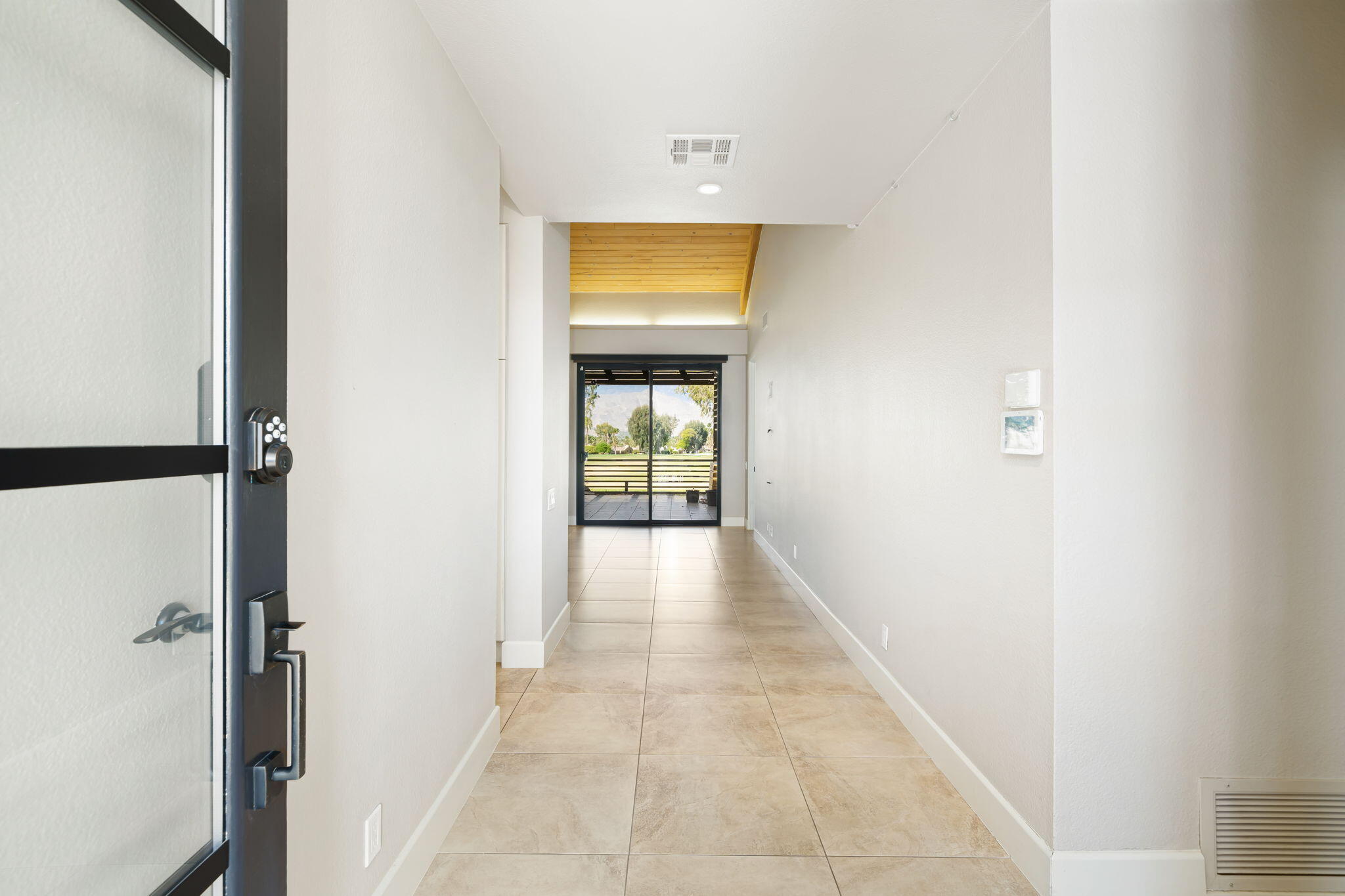 806 Inverness Drive Rancho Mirage, CA 92270 - Photo 11 of 36 16-web-or-mls-JBInverness_2023_016