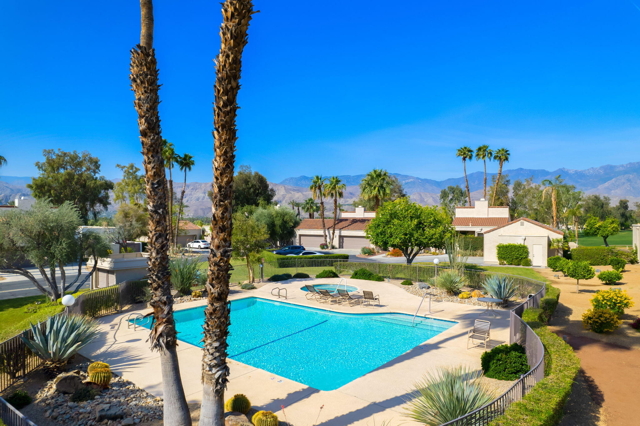 806 Inverness Drive Rancho Mirage, CA 92270 - Photo 3 of 36 4-web-or-mls-JBInverness_2023_004