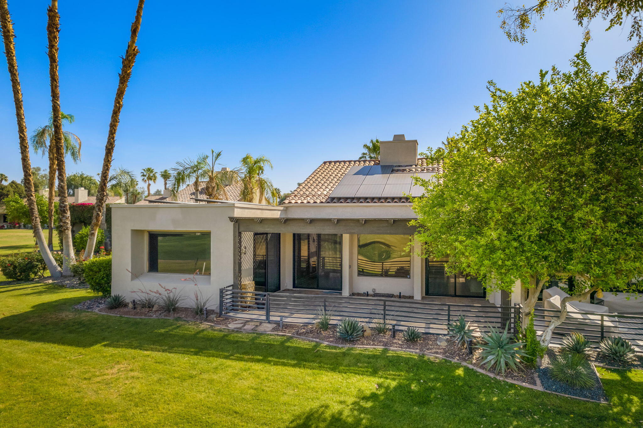 806 Inverness Drive Rancho Mirage, CA 92270 - Photo 4 of 36 8-web-or-mls-JBInverness_2023_008