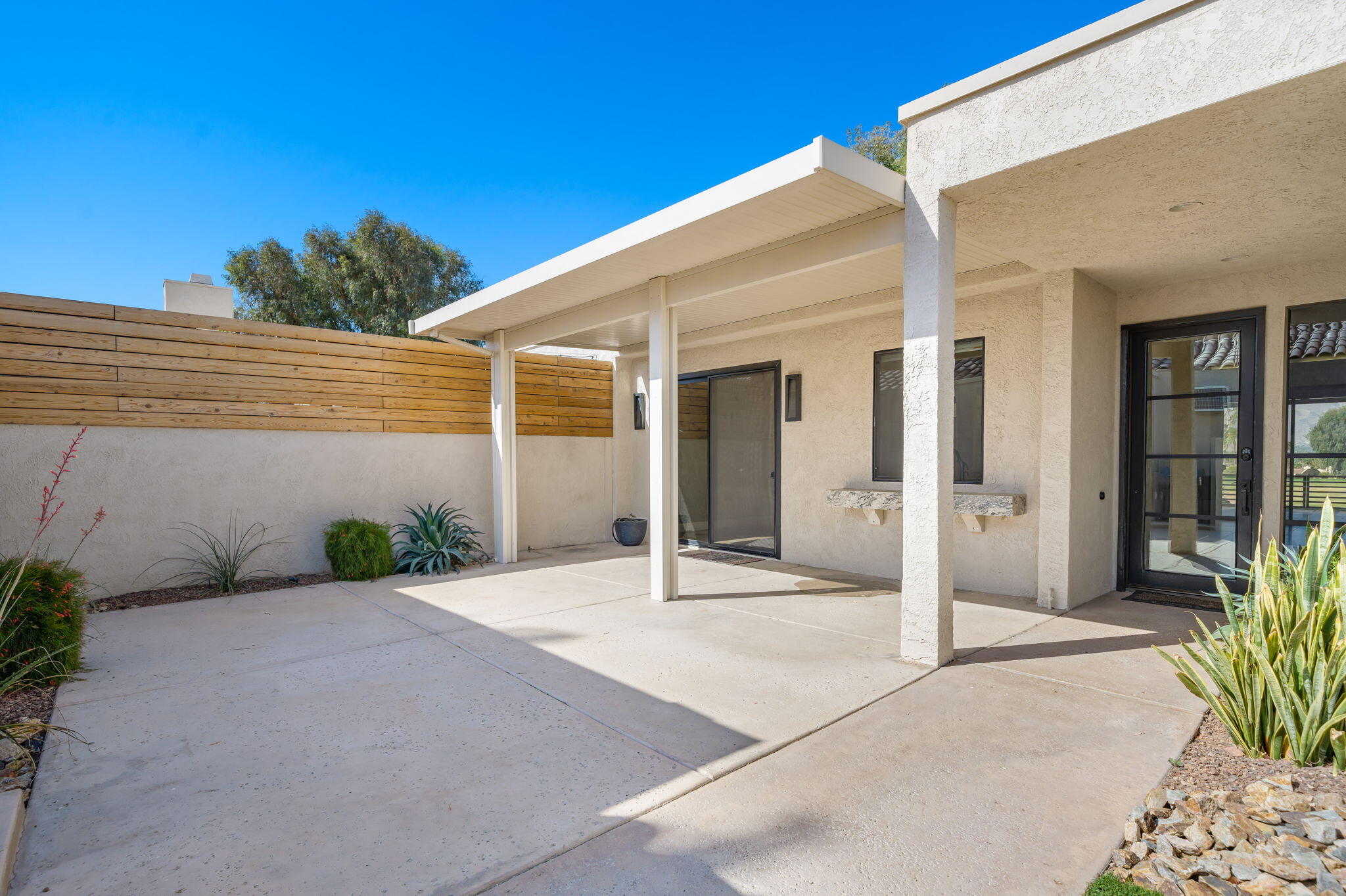 806 Inverness Drive Rancho Mirage, CA 92270 - Photo 10 of 36 14-web-or-mls-JBInverness_2023_014