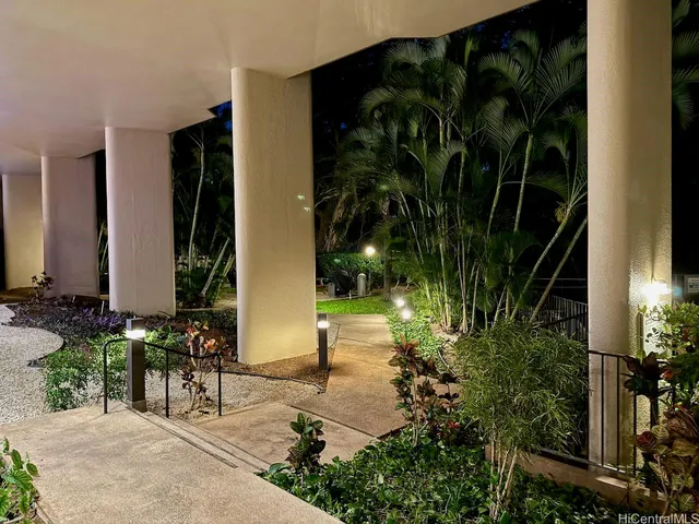 $2,300 | 55 South Judd Street, Unit 2202, Honolulu, HI 96817