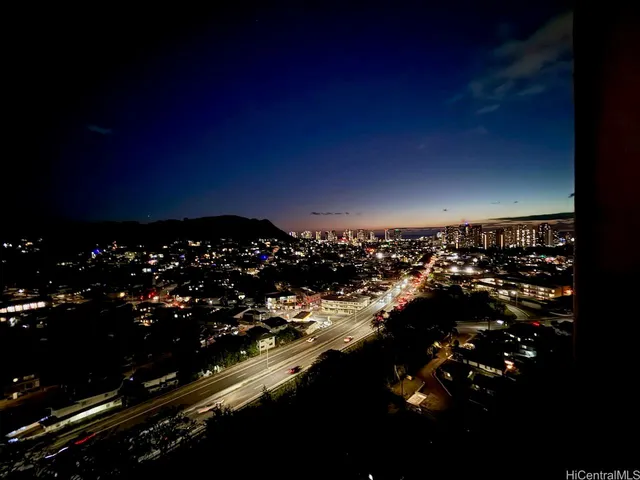 $2,300 | 55 South Judd Street, Unit 2202, Honolulu, HI 96817