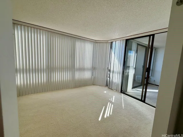 $2,300 | 55 South Judd Street, Unit 2202, Honolulu, HI 96817