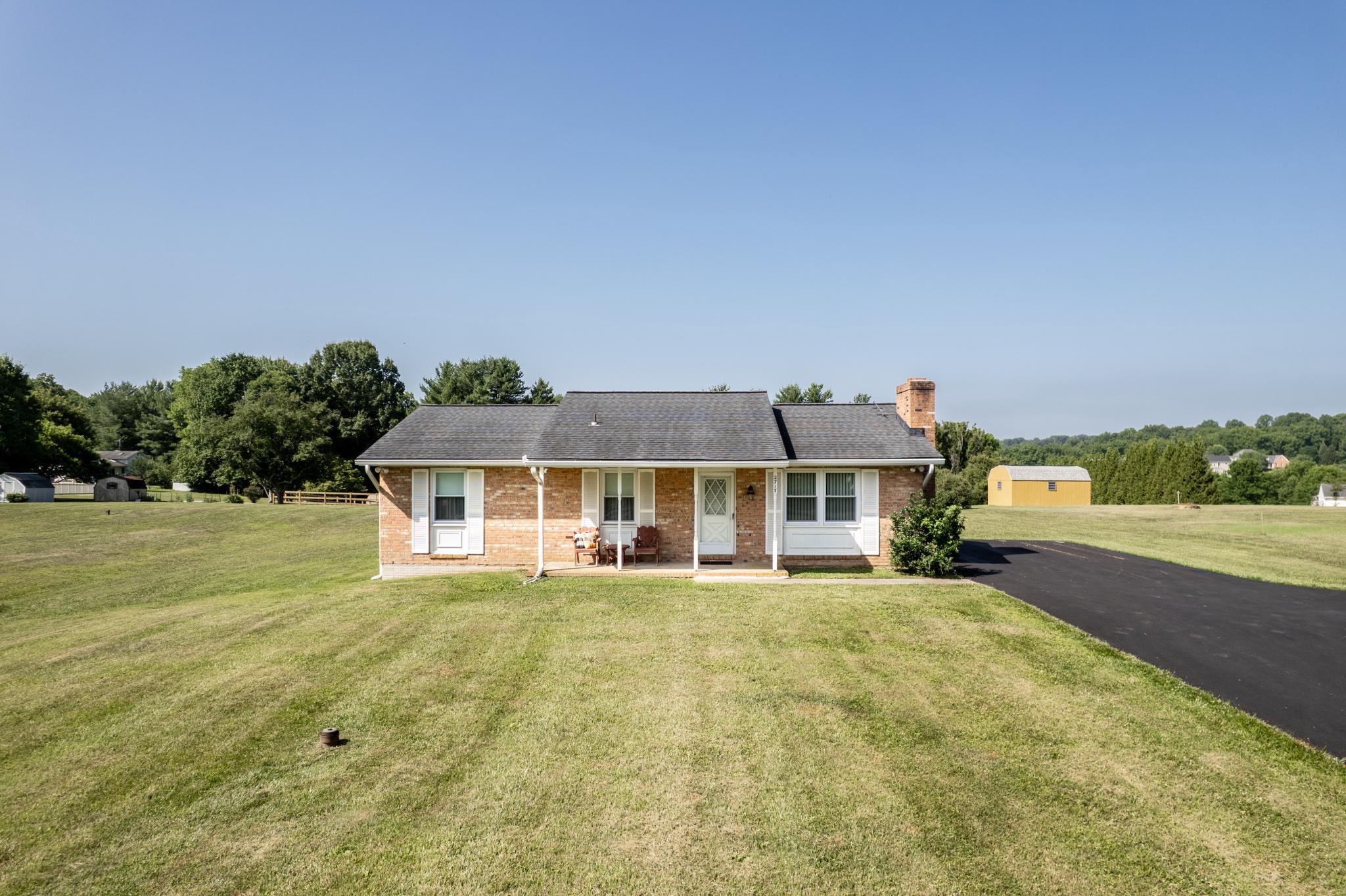 2717 Lawndale Road Finksburg, MD 21048 - Photo 27 of 34 Well loved and maintained!