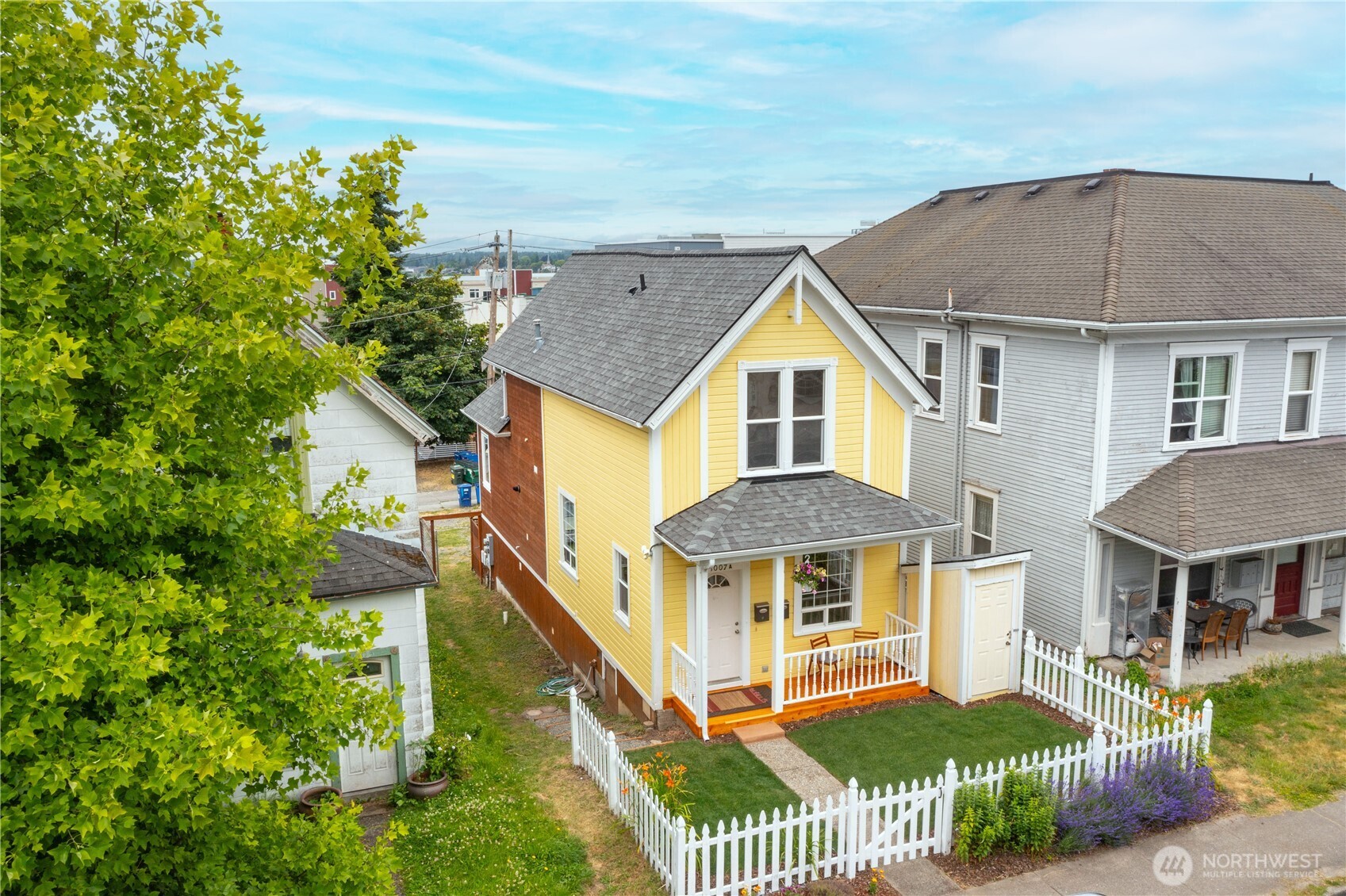 1007 North Forest St  