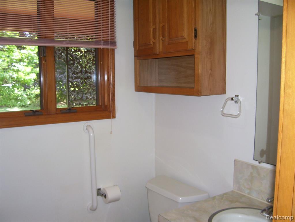 1185 East Gunn Road Rochester, MI 48306 - Photo 14 of 30