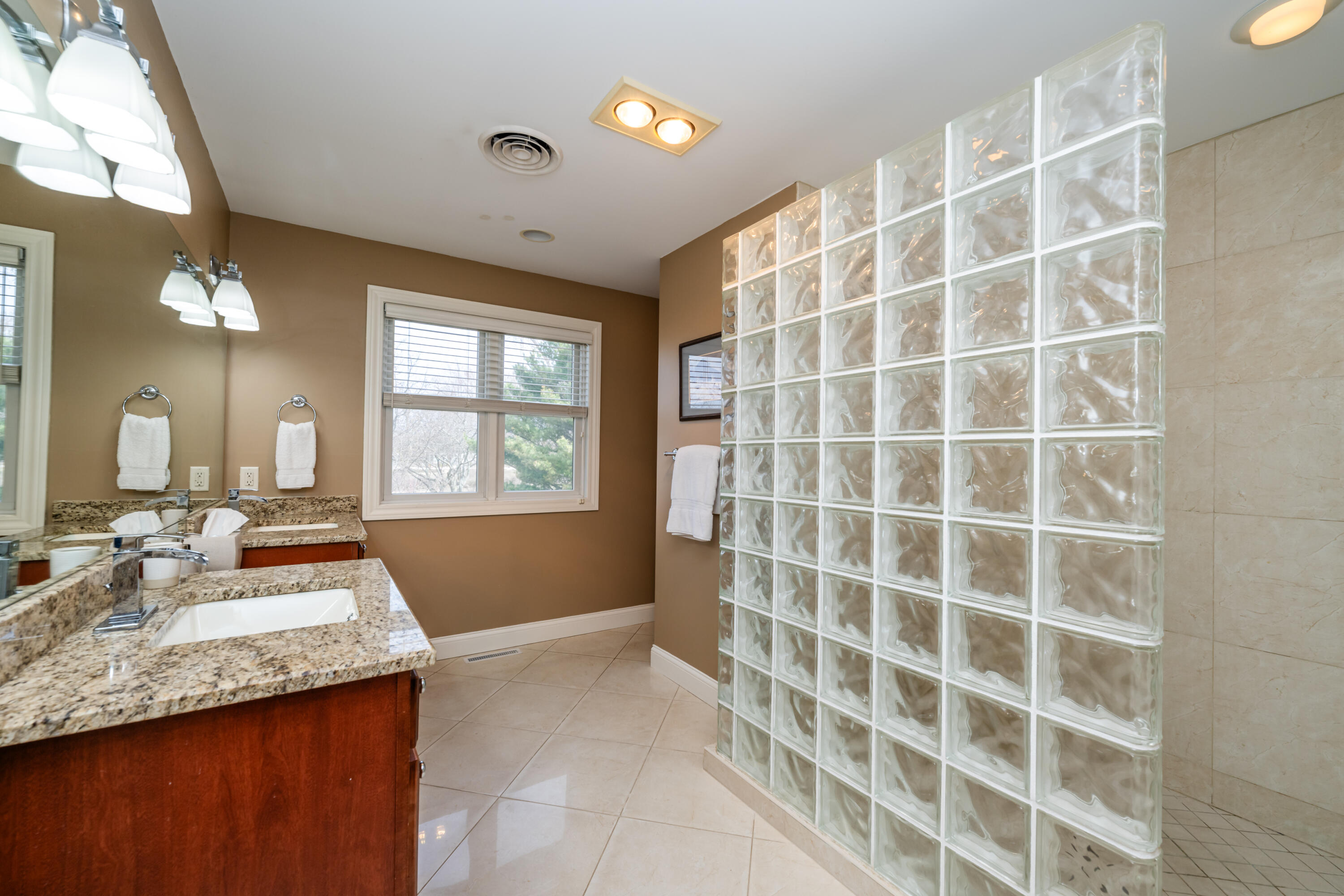 380 Ridgeway Street St. Joseph, MI 49085 - Photo 34 of 83 En Suite Bath