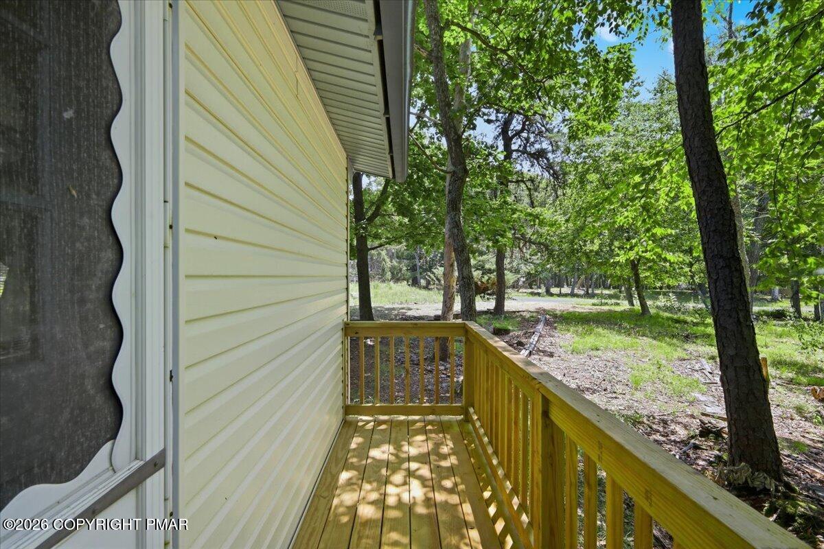 214 Hummingbird Trail Bushkill, PA 18324 - Photo 4 of 34 08-Photo-7