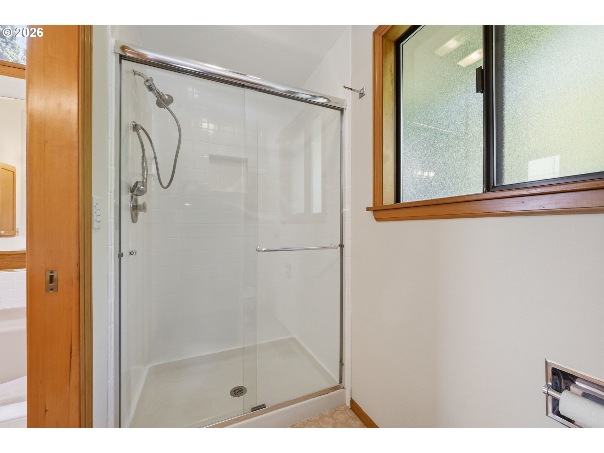 3066 Solomon Loop Eugene, OR 97405 - Photo 27 of 48 Attached Bathroom #2