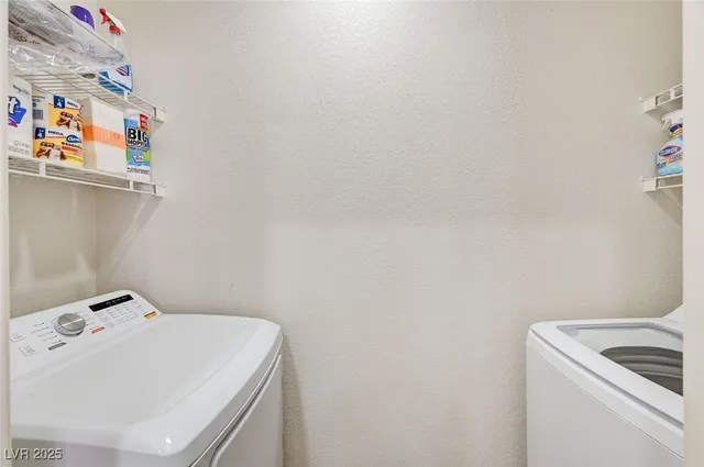 $1,900 | 251 South Green Valley Parkway, Unit 721, Henderson, NV 89012