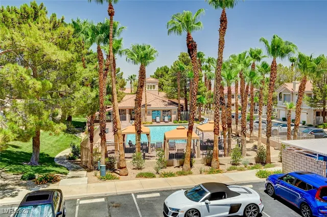 $1,900 | 251 South Green Valley Parkway, Unit 721, Henderson, NV 89012